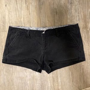 Woman’s shorts — American Eagle Outfitters, size 8.